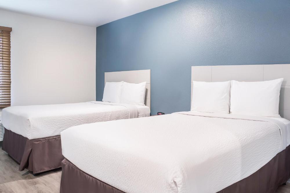 Double Room with Two Double Beds - Non-Smoking interior