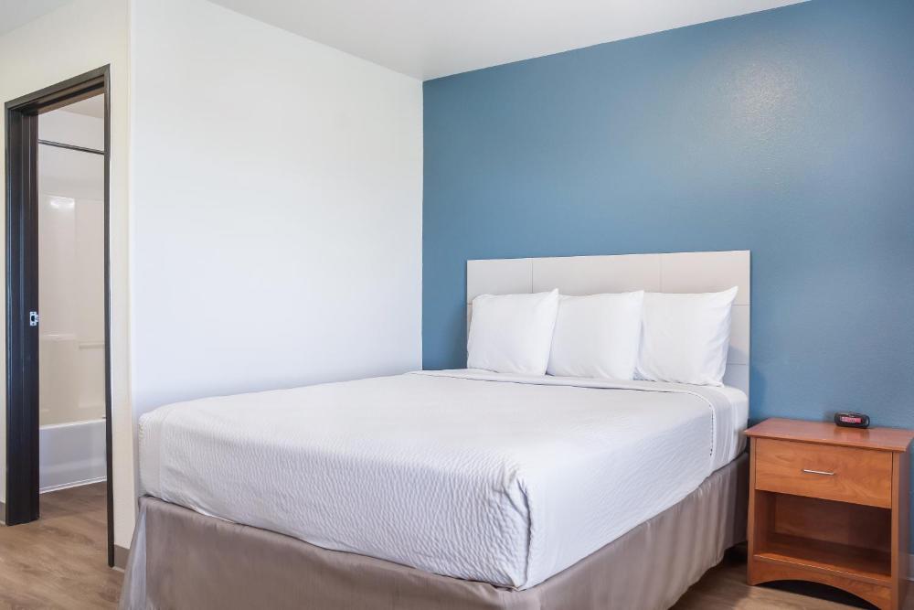 Queen Suite - Accessible/Non-Smoking interior